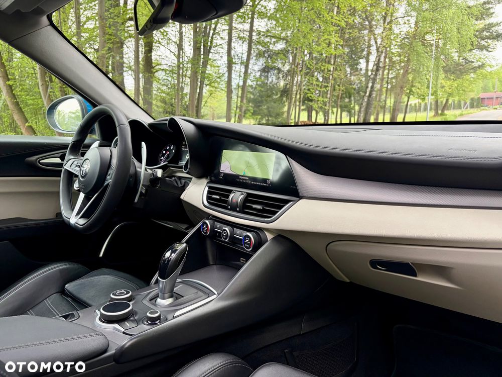 Alfa Romeo Giulia 2.0 Turbo 16V AT8 Veloce - 39