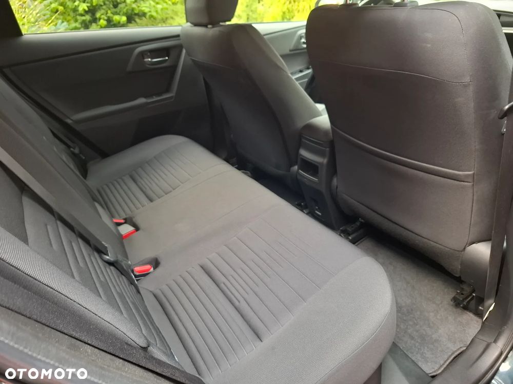 Toyota Auris - 16