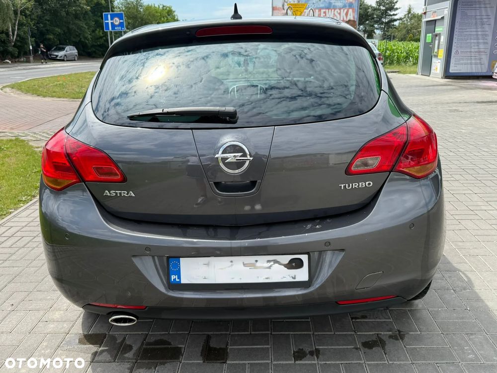 Opel Astra IV 1.4 T Cosmo - 9