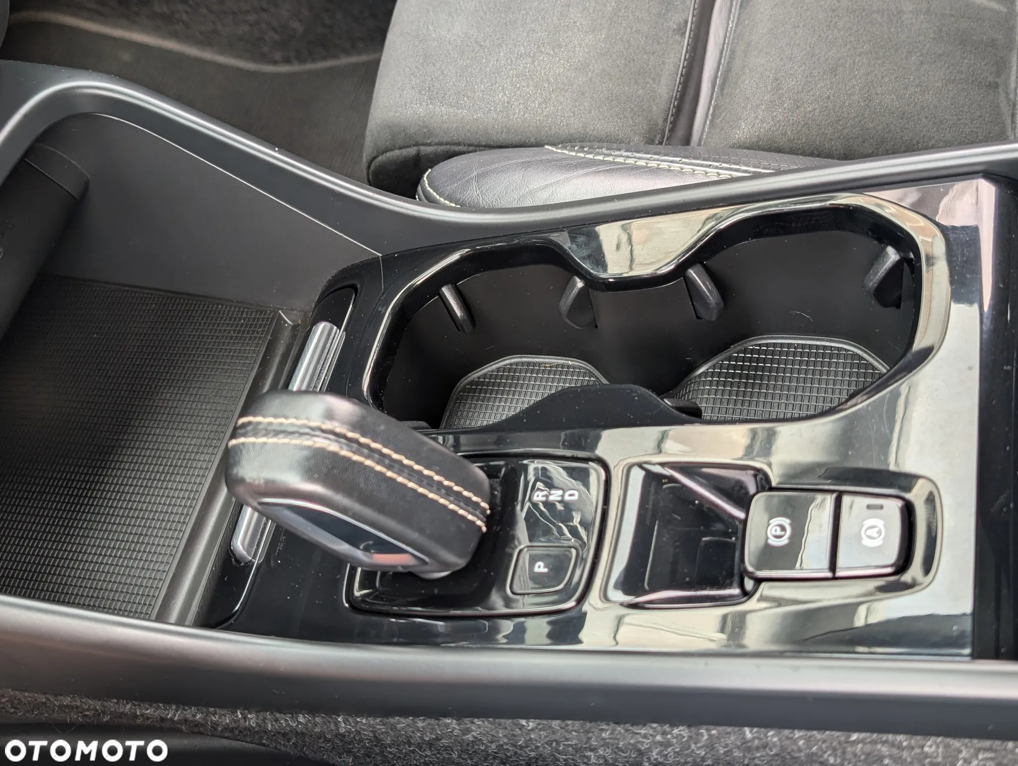 Volvo XC 40 T5 AWD R-Design - 20