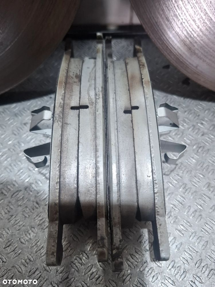 Tarcze hamulcowe przód TEXTAR klocki komplet BMW 2 F45 2015 rok nr 92326103 - 2