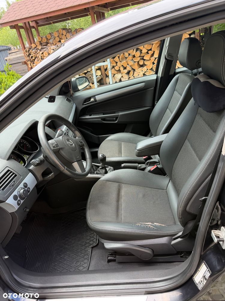 Opel Astra 1.9 CDTI - 16