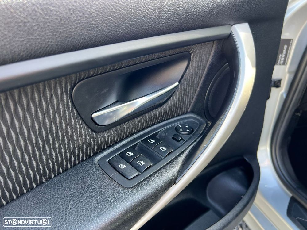 BMW 320 d Touring Auto - 27