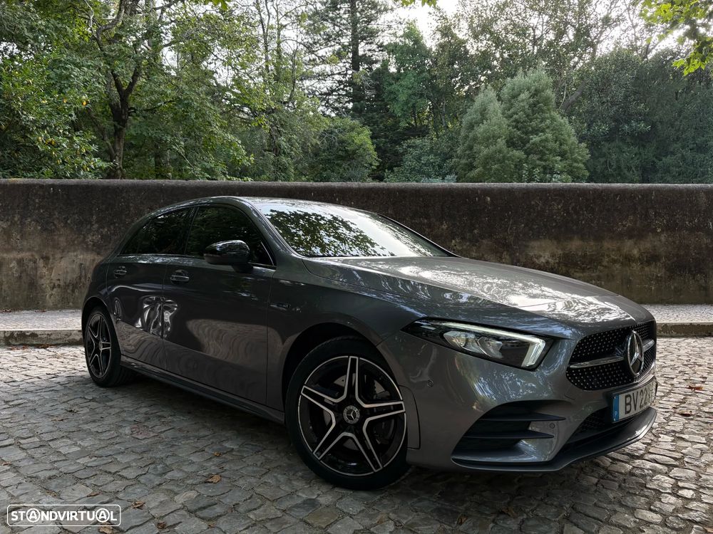 Mercedes-Benz A 250 e AMG Line - 1