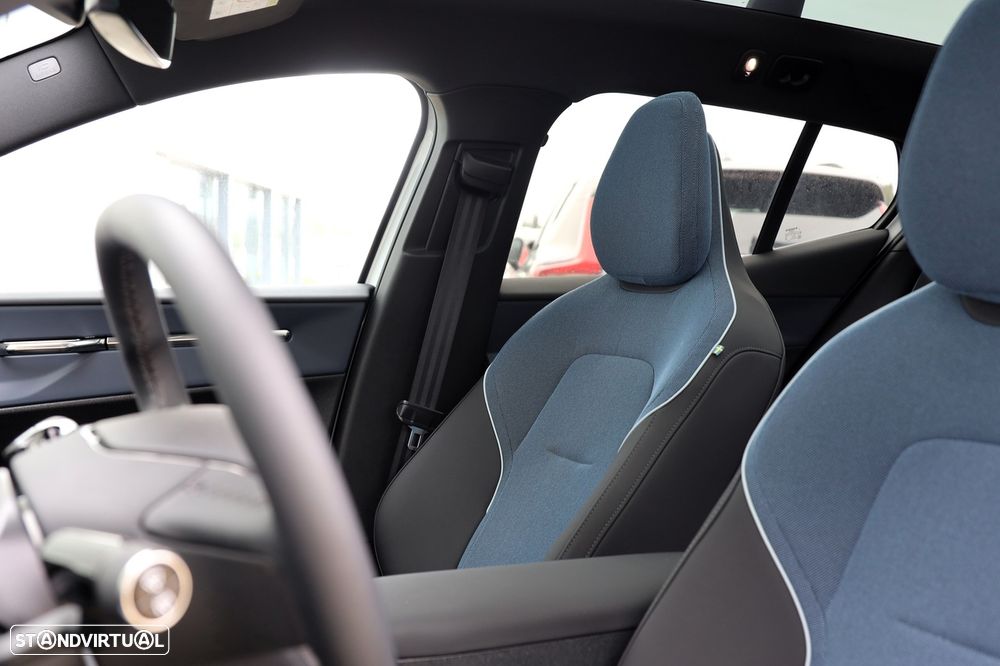 Volvo EX30 Cross Country 69 kWh Twin Motor Ultra - 7