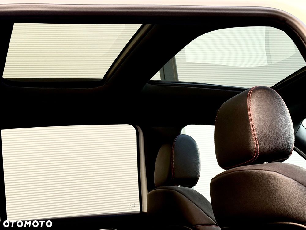 Mercedes-Benz GLB 250 4-Matic AMG Line 8G-DCT - 35