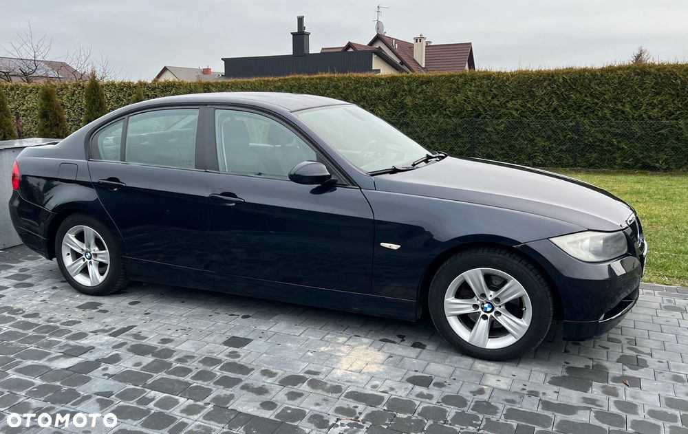 BMW Seria 3 318i - 4