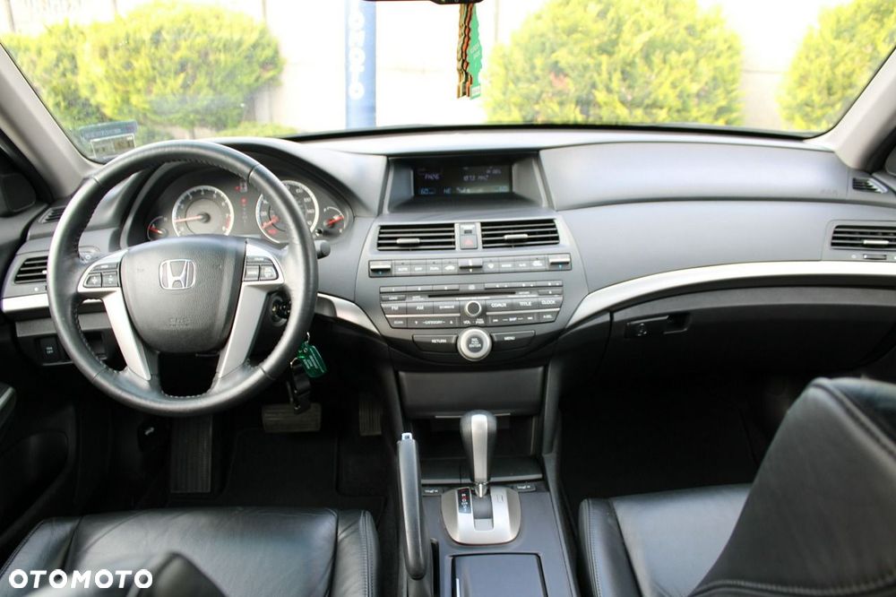 Honda Accord 2.4 Executive - 25