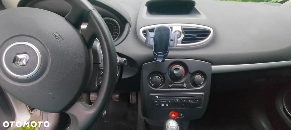 Renault Clio - 6