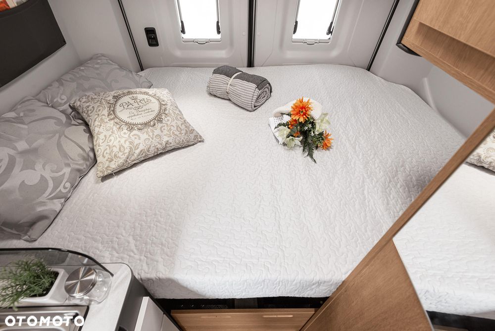 Giottiline GIOTTIVAN 60FT RAPIDO gr. Ford Transit MARKIZA SOLAR 300W KAMERA COFANIA RADIO 2DIN TRUMA DIESEL 4 OSOBOWY - 9