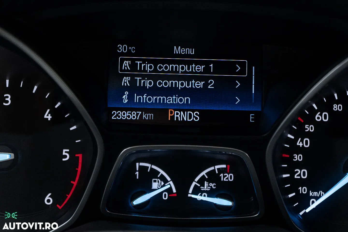 Ford Kuga 2.0 TDCi 4WD Powershift Titanium - 34