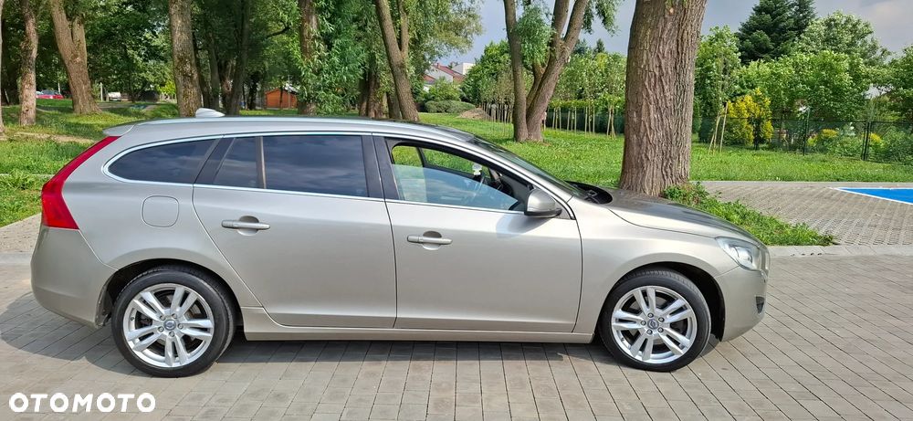 Volvo V60 D3 Geartronic R-Design - 3
