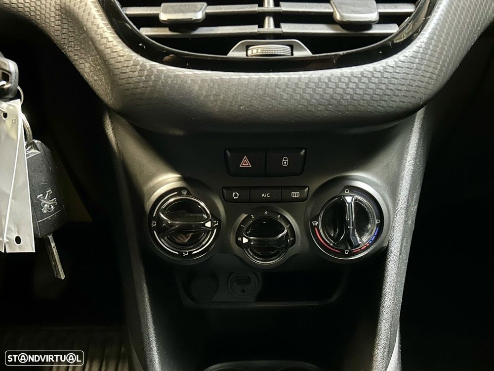 Peugeot 2008 1.2 PureTech Style - 20