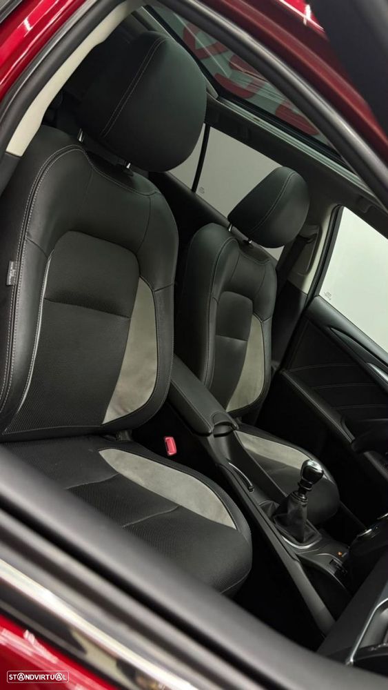 Toyota Avensis Touring Sports 2.0 D-4D Exclusive+GPS - 37