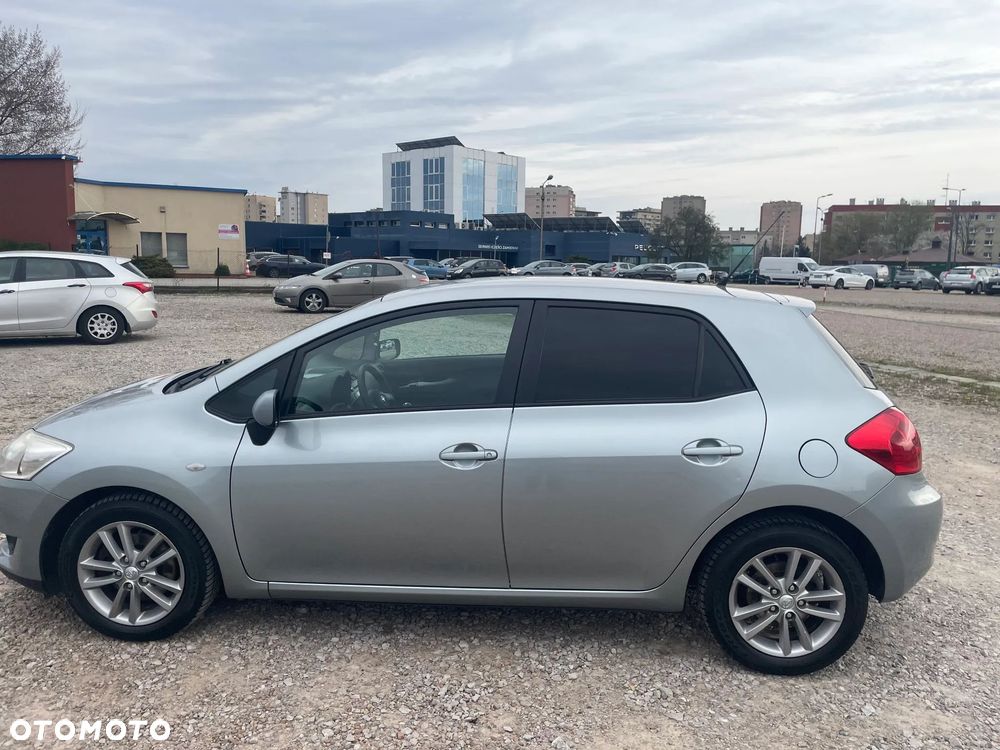 Toyota Auris 2.0 D-4D - 1
