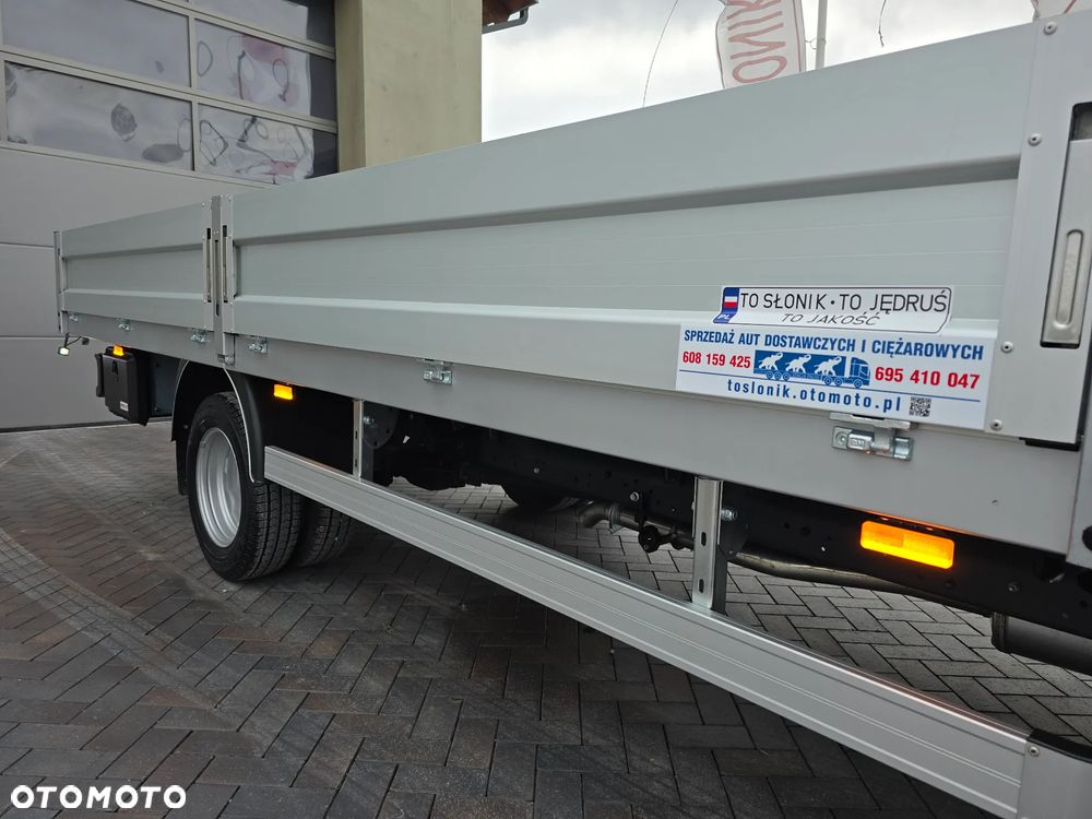 Iveco DAILY DAILY 35C18 / 50C18 HI-MATIC 9PALET 4,50cm Długi 850Kg ŁADOWNOŚĆ SALON PL 39 Tyś km STAN NOWY NOWY NOWY NA GWARANCJI TEMPOMAT FOTEL PNEŁMATYCZNY KLIMATYZACJA AUTOMATYCZNA LEDY BLOKADA MOSTU HAK FABRYCZNY - 23