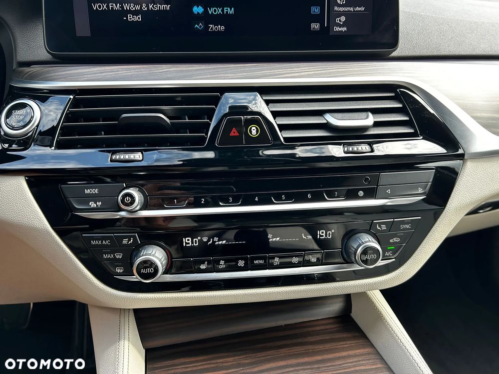 BMW Seria 5 530e xDrive M Sport sport - 15