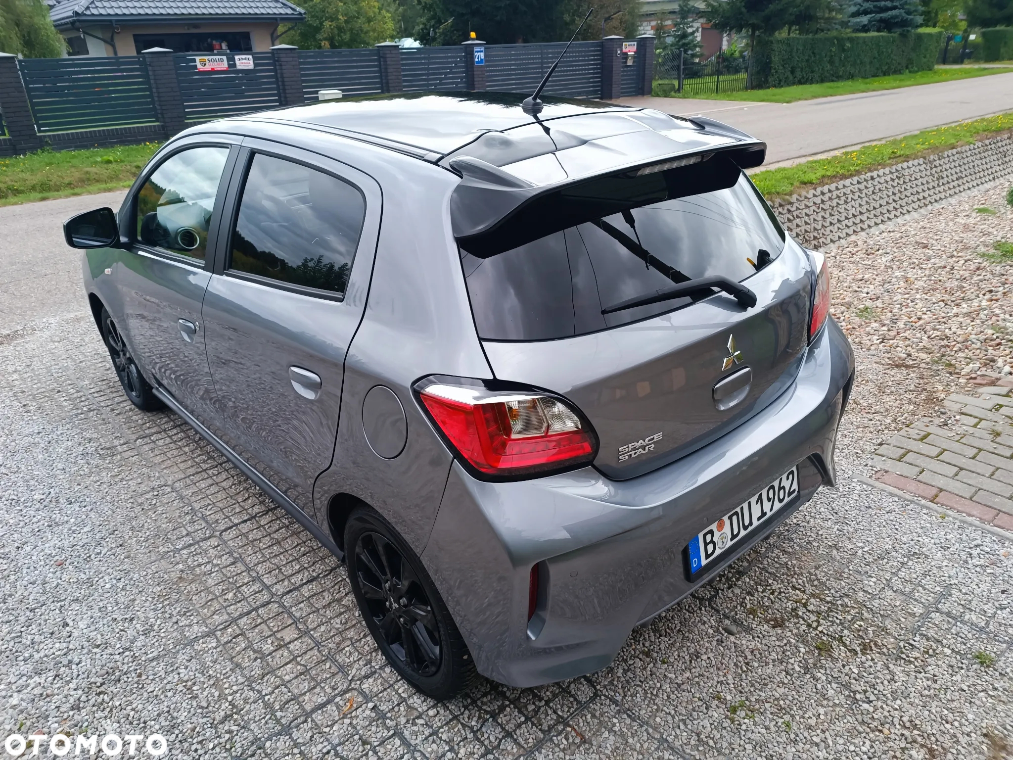 Mitsubishi Space Star AS&G 1.2 Select+ Black - 17