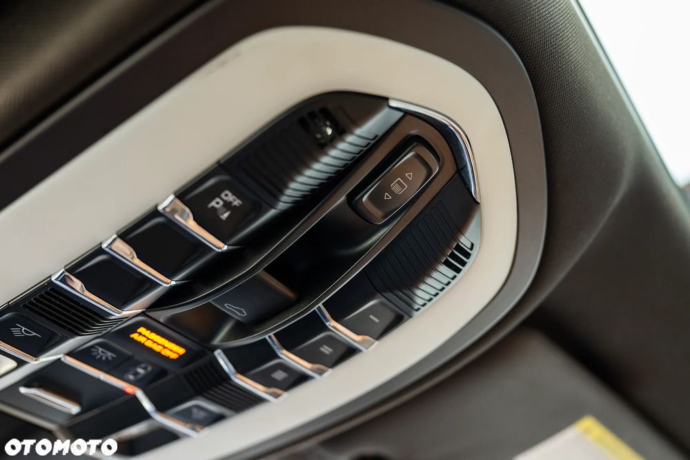 Porsche Cayenne S - 26