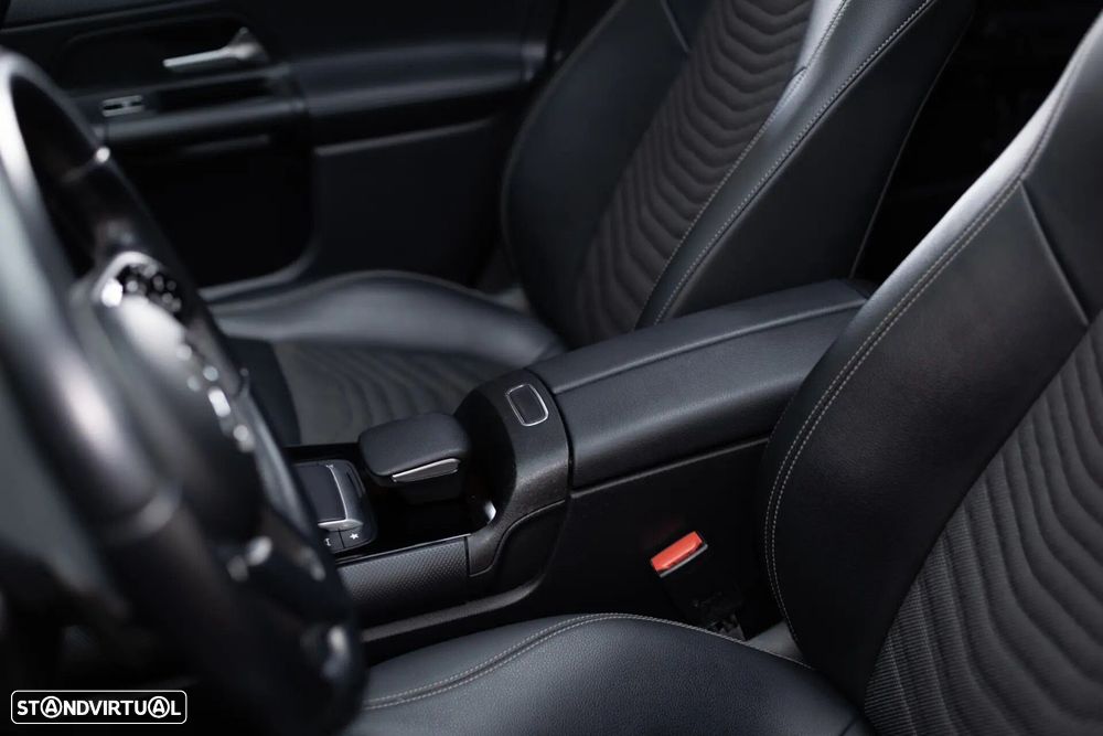 Mercedes-Benz GLA 180 d Business Solutions - 38