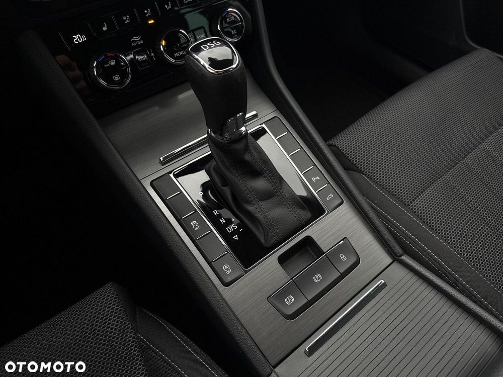 Skoda Superb 2.0 TDI Style DSG - 20