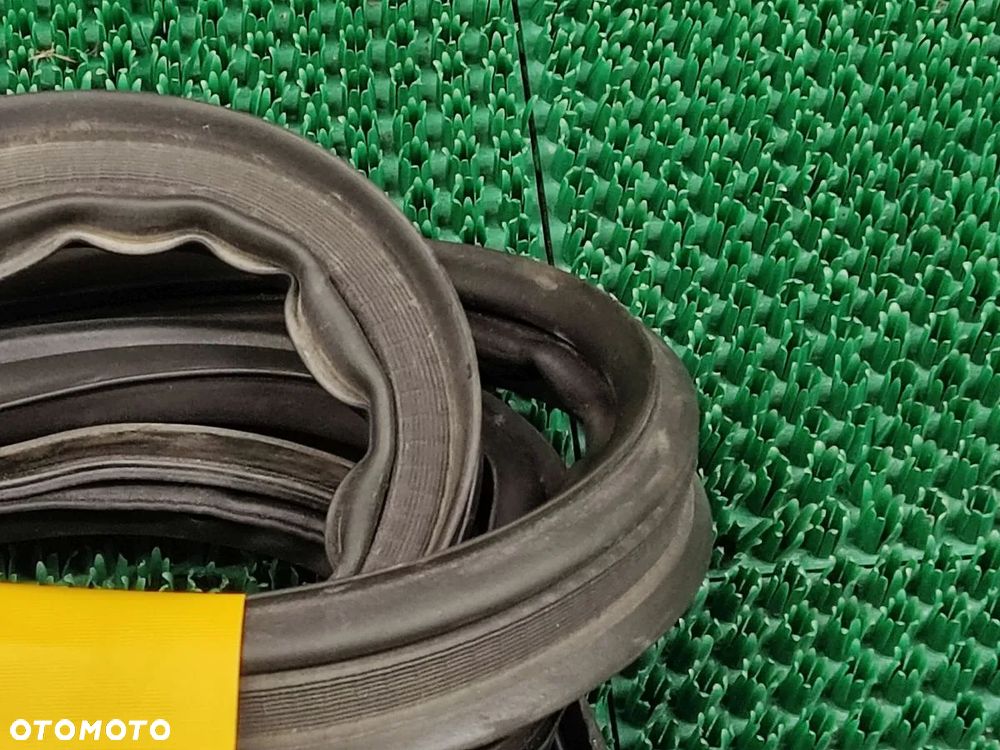 TOYOTA HIGHLANDER 20-24r Uszczelka Klapy Bagażnika z Karoserii - 3