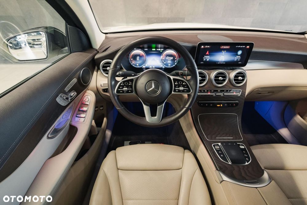 Mercedes-Benz GLC 300 e 4-Matic - 12