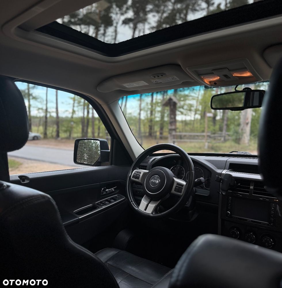 Jeep Liberty - 13