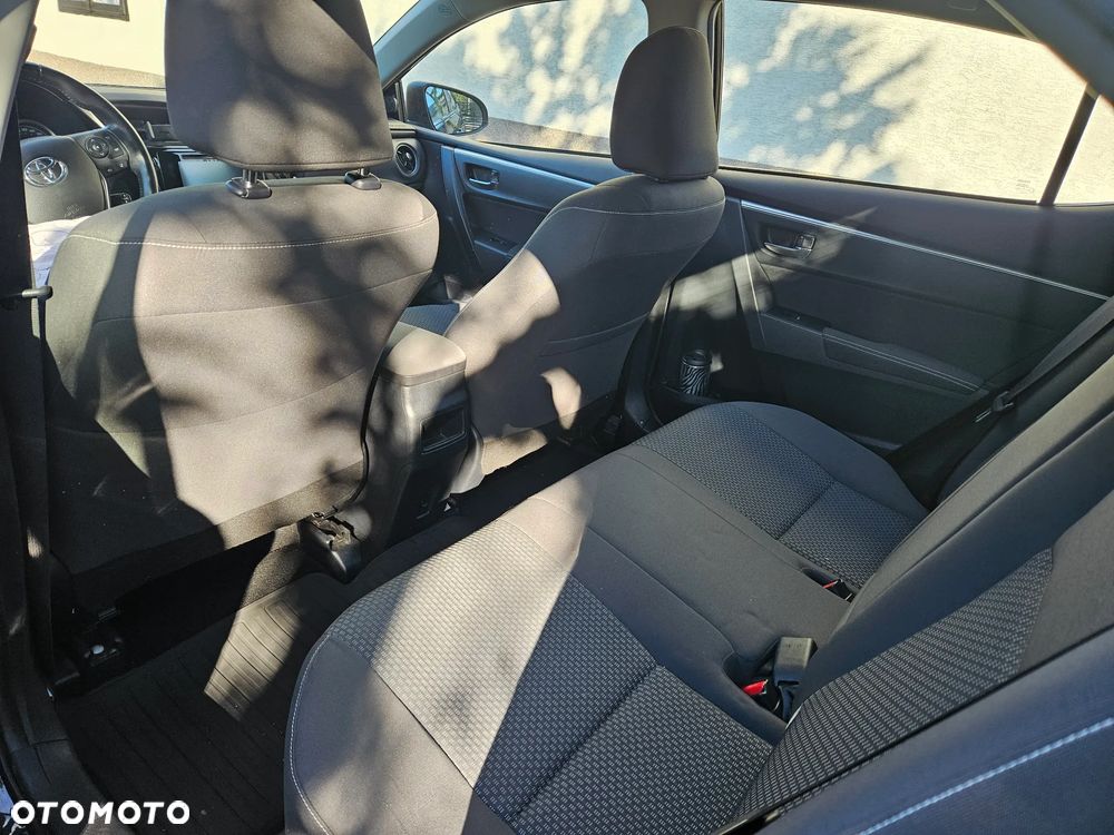 Toyota Corolla - 13