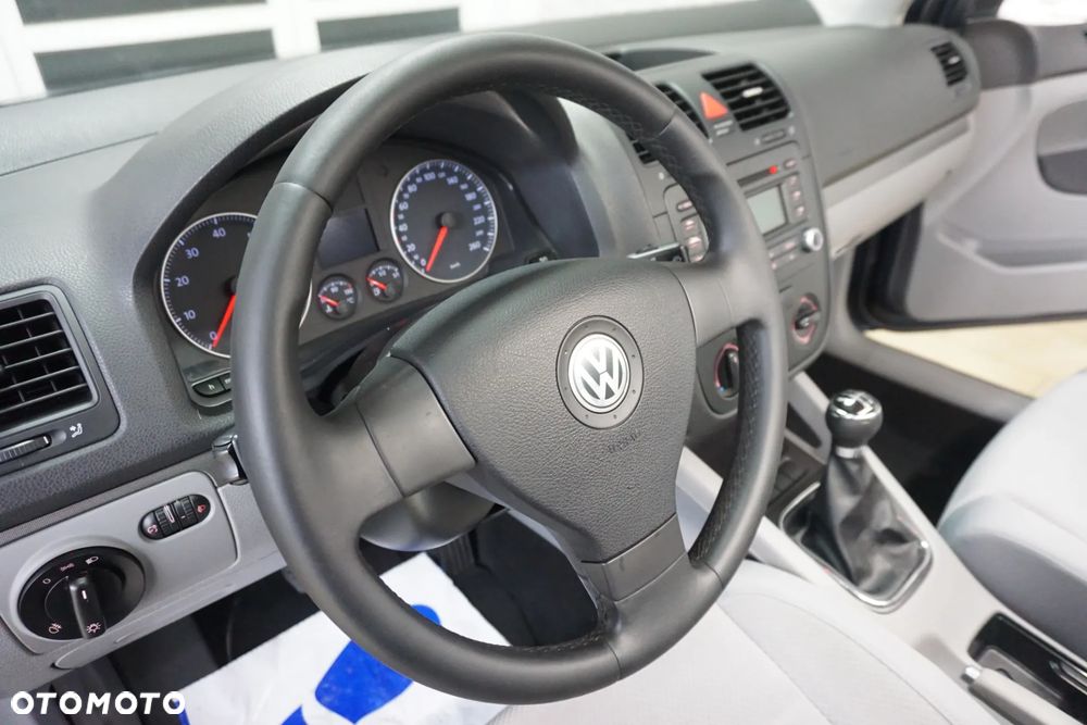 Volkswagen Golf 1.6 Comfortline - 18