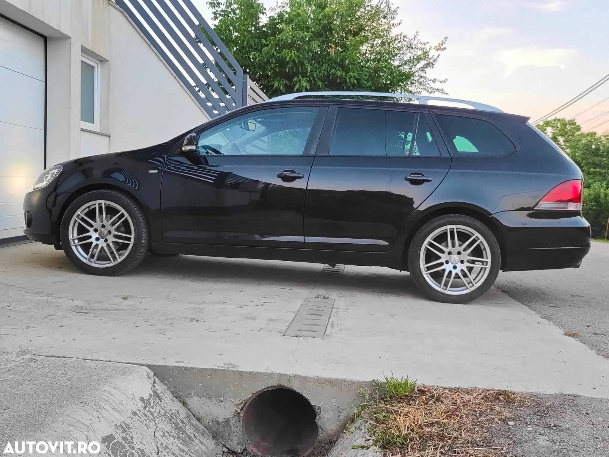 Volkswagen Golf Variant 1.6 TDI DPF DSG MATCH - 10