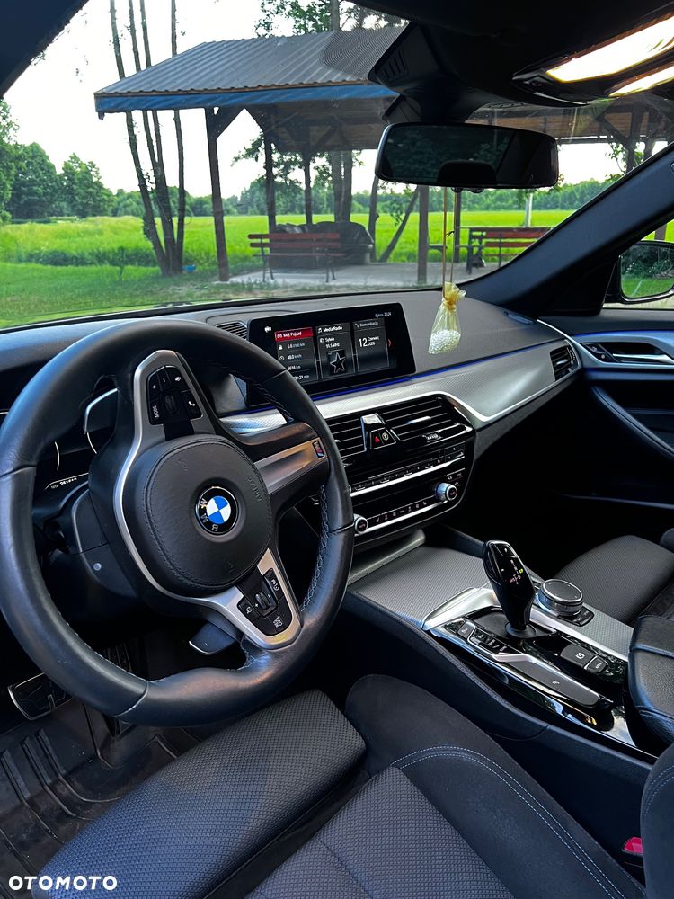 BMW Seria 5 520d M Sport sport - 12