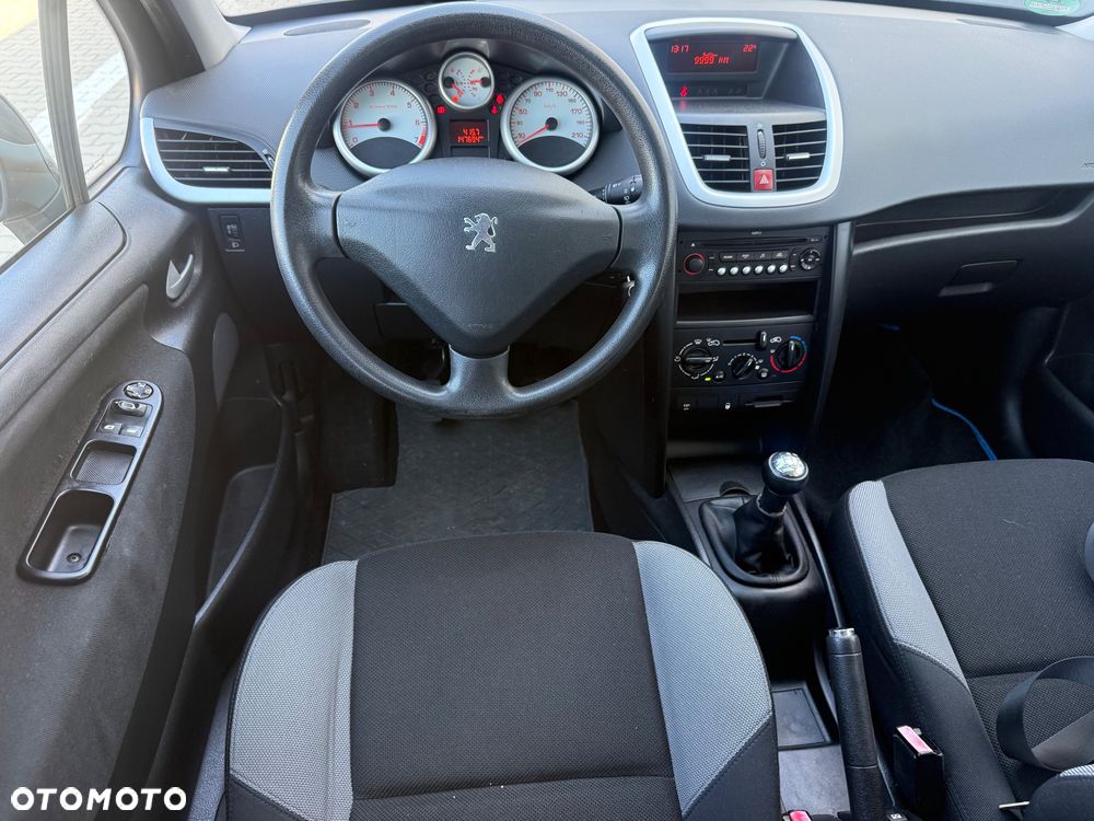 Peugeot 207 1.4 16V Trendy - 8