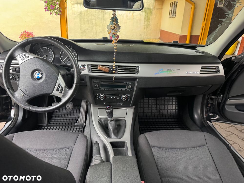 BMW Seria 3 318i - 9