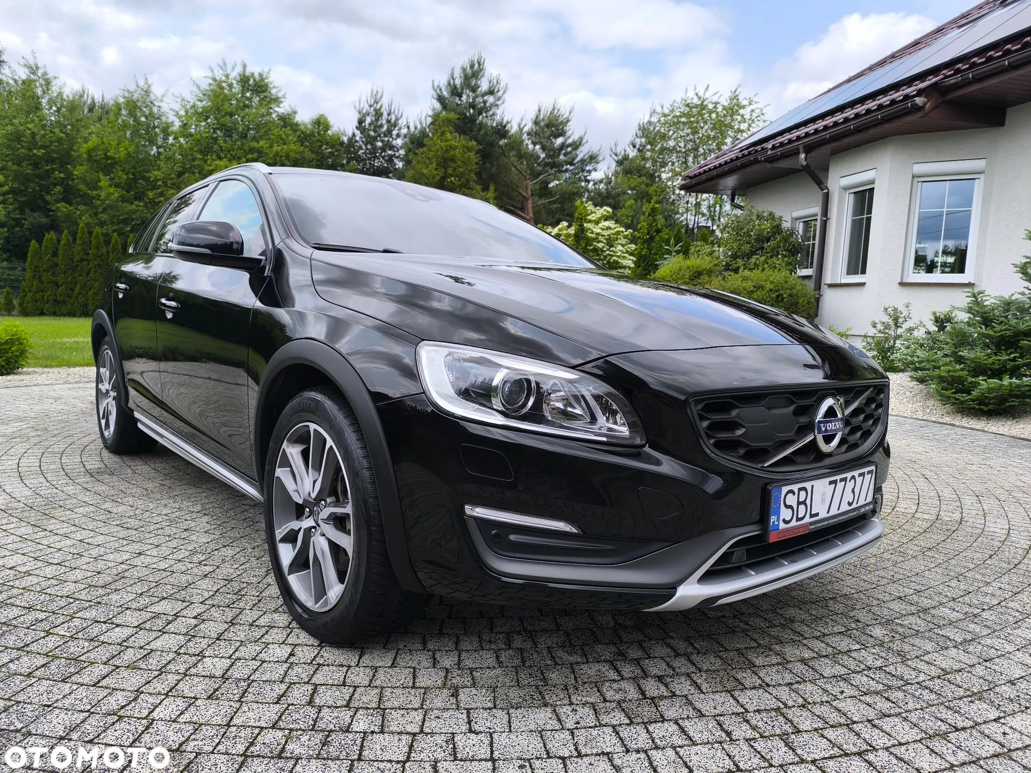 Volvo V60 Cross Country D3 Momentum - 1