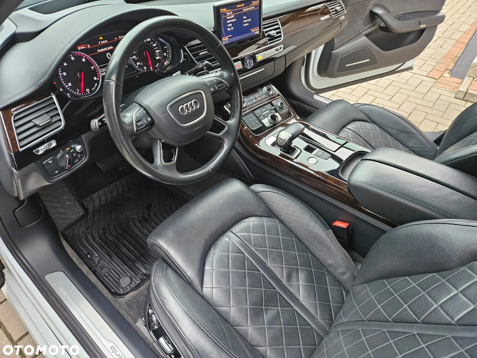 Audi A8 - 12
