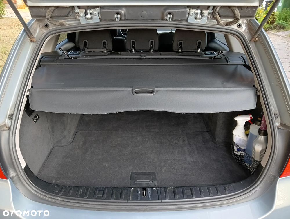 BMW Seria 3 320i - 23