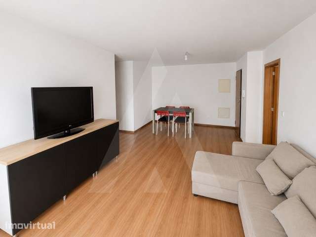 Apartamento T2 com lugar de garagem a 5 Minutos do Glicínias! - Grande imagem: 5/16
