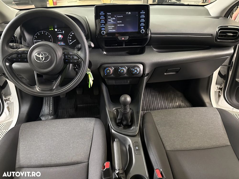 Toyota Yaris - 10