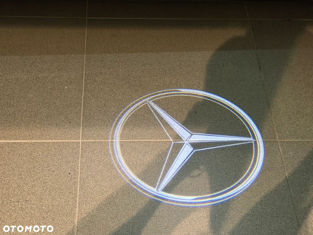 Mercedes-Benz Klasa E 220 d mHEV 4-Matic AMG 9G-Tronic - 31