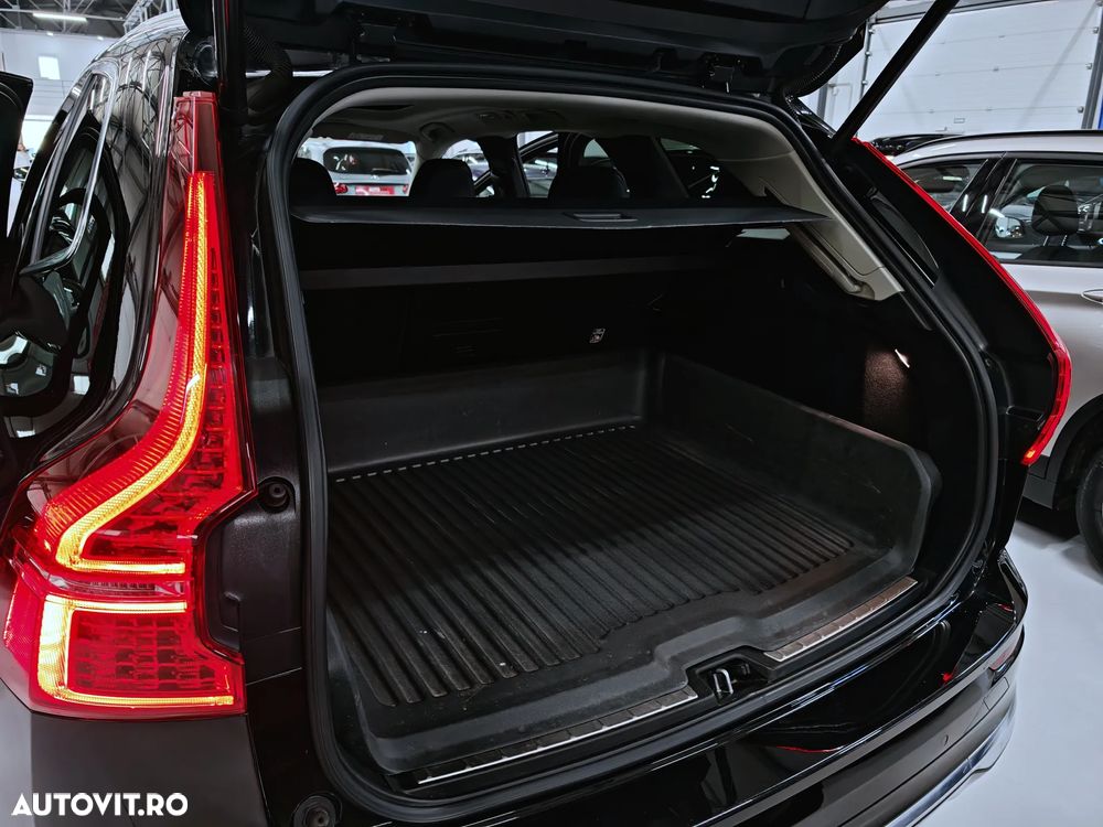 Volvo XC 60 T6 AWD Recharge Geartronic Inscription - 34