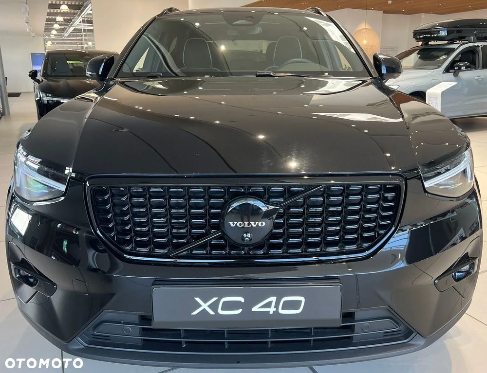 Volvo XC 40 B4 B DKG Ultra Black Edition - 37