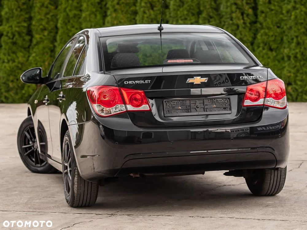 Chevrolet Cruze 1.6 - 8