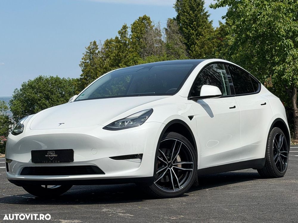 Tesla Model Y Long Range Dual Motor AWD - 2