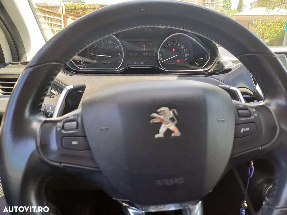 Peugeot 208 1.2 L PureTech ETG Active - 9