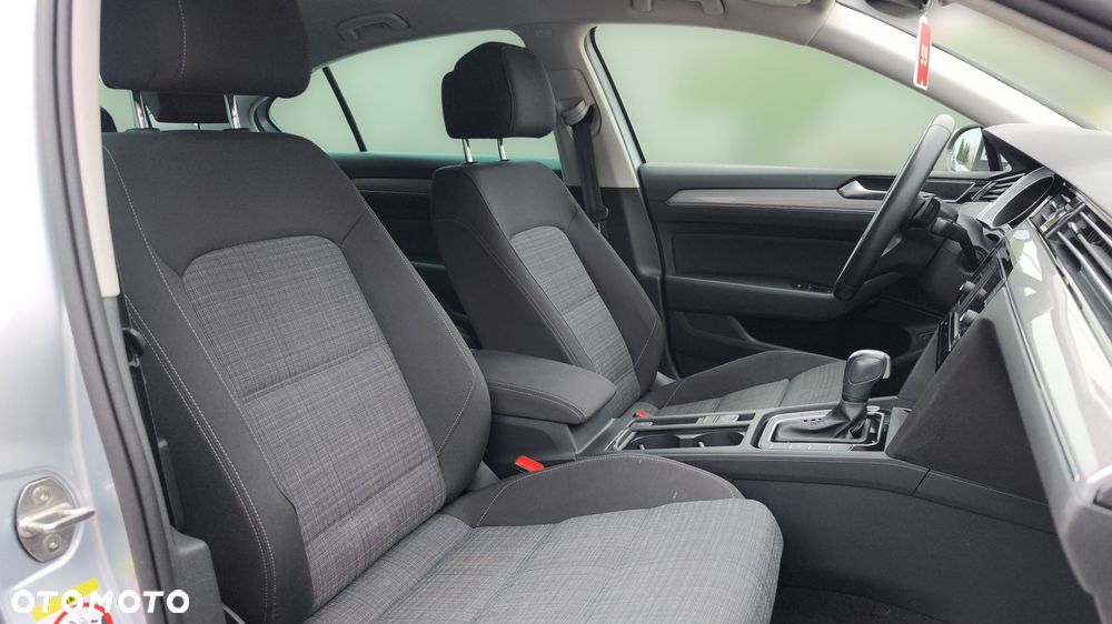 Volkswagen Passat 2.0 TDI EVO Business DSG - 9