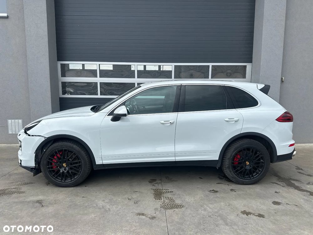 Porsche Cayenne - 2