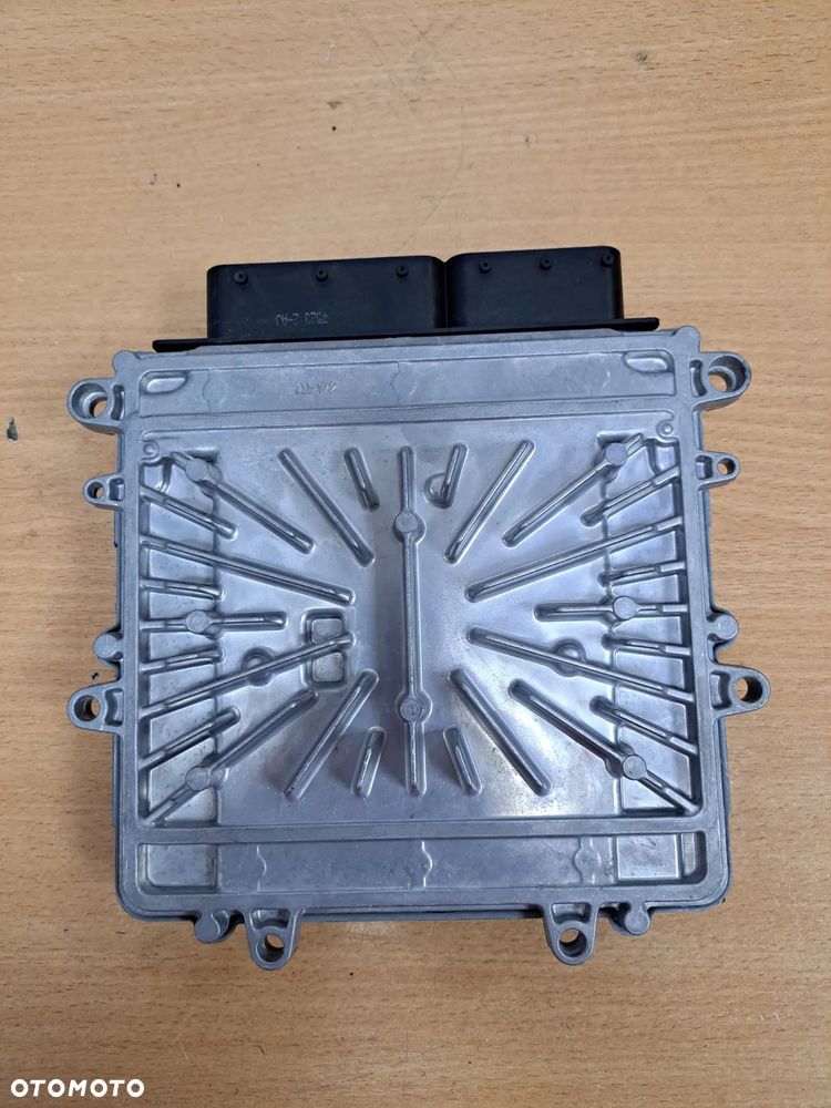 KOMPUTER STEROWNIK SILNIKA  VOLVO XC90 31372225 0281019168 - 2