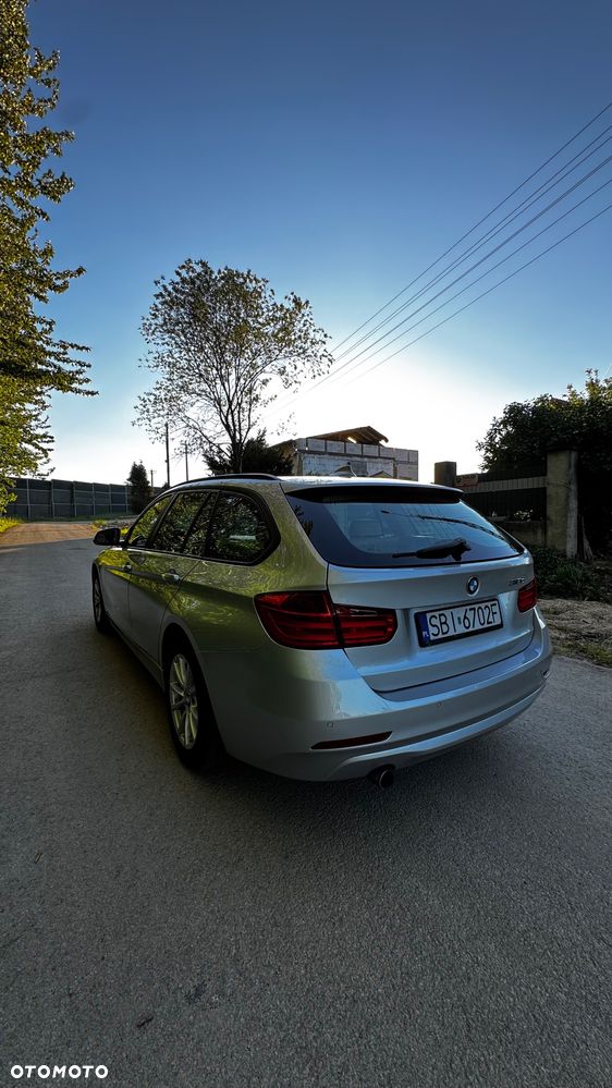 BMW Seria 3 318d DPF Edition Lifestyle - 12