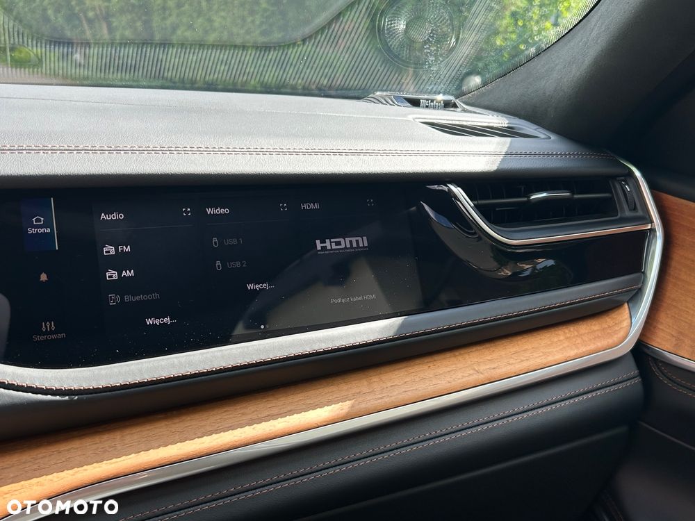 Jeep Grand Cherokee - 16